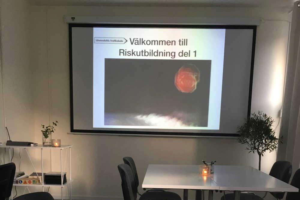 Riskettan-utbildningen på en skärm